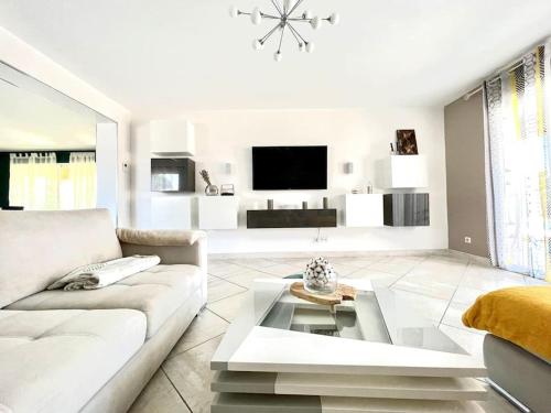 Private swimming pool & jacuzzi magnifique villa provencale in Livron-sur-Drome Private swimming pool & jacuzzi magnifique villa provencale in Livron-sur-Drome