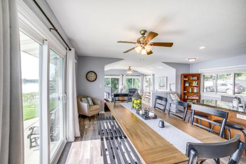 Quaint Olivet Cabin with Patio on Duck Lake! in 阿爾比恩 (MI) Quaint Olivet Cabin with Patio on Duck Lake! in 阿爾比恩 (MI)