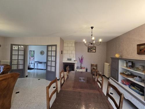 Maison avec jardin, cheminée et jeux, proche de Périgueux et Brantôme - FR-1-616-97 (Maison Independante avec Grand Jardin, Cheminee, Wifi et Equipements de Loisirs a Agonac - FR-1-616-) in Agonac Maison avec jardin, cheminée et jeux, proche de Périgueux et Brantôme - FR-1-616-97 (Maison Independante avec Grand Jardin, Cheminee, Wifi et Equipements de Loisirs a Agonac - FR-1-616-) in Agonac
