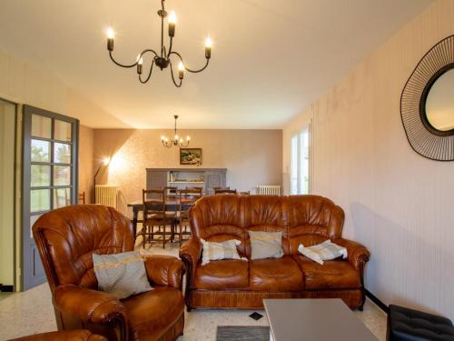 Maison avec jardin, cheminée et jeux, proche de Périgueux et Brantôme - FR-1-616-97 (Maison Independante avec Grand Jardin, Cheminee, Wifi et Equipements de Loisirs a Agonac - FR-1-616-) in Μπραντόμ Maison avec jardin, cheminée et jeux, proche de Périgueux et Brantôme - FR-1-616-97 (Maison Independante avec Grand Jardin, Cheminee, Wifi et Equipements de Loisirs a Agonac - FR-1-616-) in Μπραντόμ