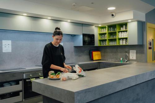 Food and beverages, Kinlay Hostel Eyre Square in Galway Food and beverages, Kinlay Hostel Eyre Square in Galway