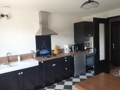 Konyha, Coeurs en Provence in Suze La Rousse Konyha, Coeurs en Provence in Suze La Rousse