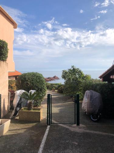 Charmant petit appartement vue mer et corniche Esterel in Antheor Charmant petit appartement vue mer et corniche Esterel in Antheor