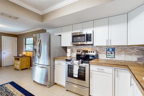 Two Springs Farm Guesthouse A in Micanopy (FL) Two Springs Farm Guesthouse A in Micanopy (FL)