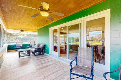 Two Springs Farm Guesthouse A in Micanopy (FL) Two Springs Farm Guesthouse A in Micanopy (FL)