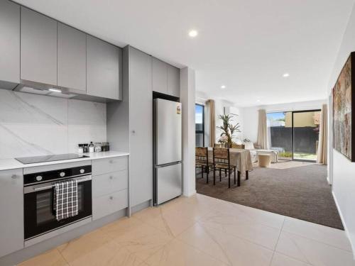 مطبخ, Spa Hideaway in Central City with Parking in لينوود مطبخ, Spa Hideaway in Central City with Parking in لينوود