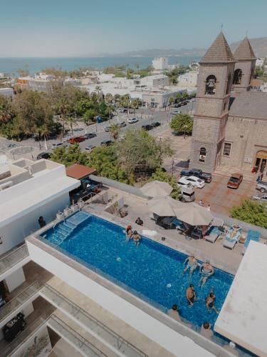Swimming pool, Hotel Catedral La Paz in La Paz Swimming pool, Hotel Catedral La Paz in La Paz