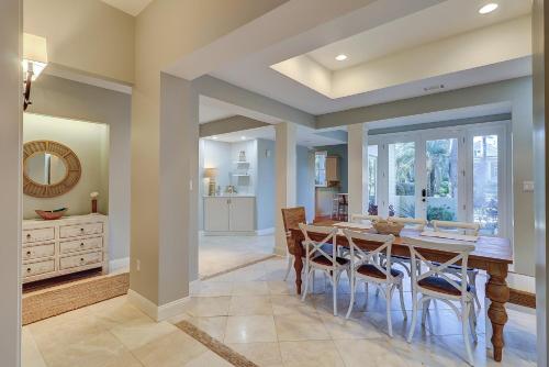 Outdoor Cabana - Firepit - Private Pool & Spa - Pet Friendly - 72 Baynard Cove Road in Harbour Town Outdoor Cabana - Firepit - Private Pool & Spa - Pet Friendly - 72 Baynard Cove Road in Harbour Town