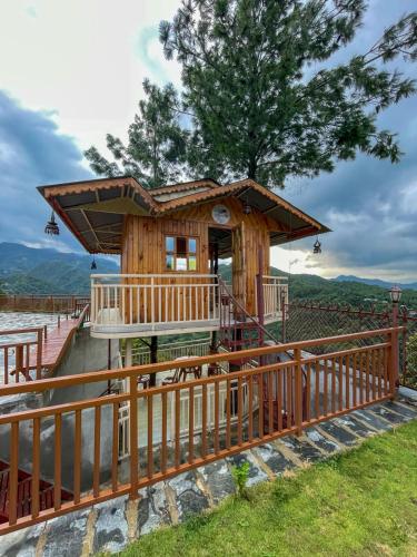 شرفة/ تراس, Thumki Resort, Balthali in Balthali شرفة/ تراس, Thumki Resort, Balthali in Balthali