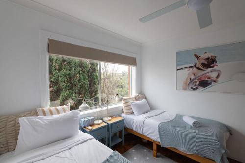 Beachside Clovelly Living w Parking 50m to Beach in Bronte Beachside Clovelly Living w Parking 50m to Beach in Bronte
