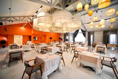 Banquet hall, Stonehenge Hotel & Restaurant in Tsaghkadzor Banquet hall, Stonehenge Hotel & Restaurant in Tsaghkadzor