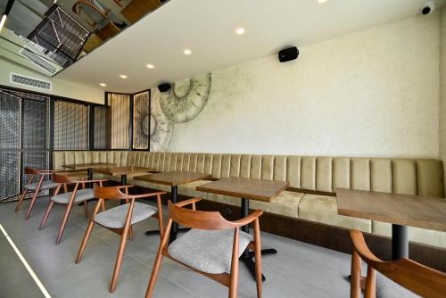 Bar/lounge, Stonehenge Hotel & Restaurant in Tsaghkadzor Bar/lounge, Stonehenge Hotel & Restaurant in Tsaghkadzor