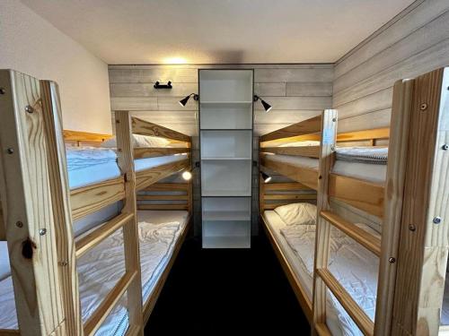 Appartement skis aux pieds pour 6 pers, Plagne Villages - FR-1-351-75 in La Plagne Appartement skis aux pieds pour 6 pers, Plagne Villages - FR-1-351-75 in La Plagne