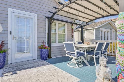 Walk to Ocean Pet-Friendly Home in Long Beach! in 롱 비치 Walk to Ocean Pet-Friendly Home in Long Beach! in 롱 비치