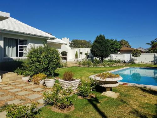 Luxury Retreat - home-away-from-home near the beach