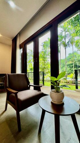 Garden, Mealy Villa Hotel in Angkor National Park Garden, Mealy Villa Hotel in Angkor National Park