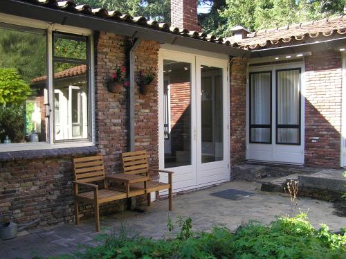 This photo about B&B Atelier Maarbeek shared on HyHotel.com