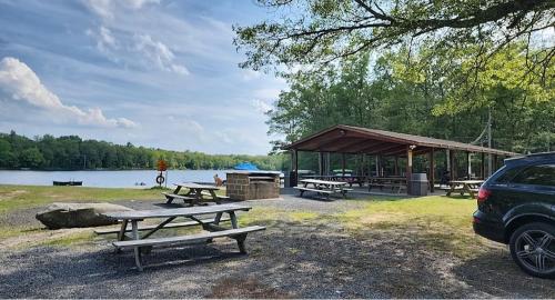 주변 환경, Poconos Retreat in 부시킬 폴스 주변 환경, Poconos Retreat in 부시킬 폴스