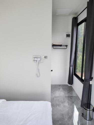 De'La Moon in Kachet De'La Moon in Kachet