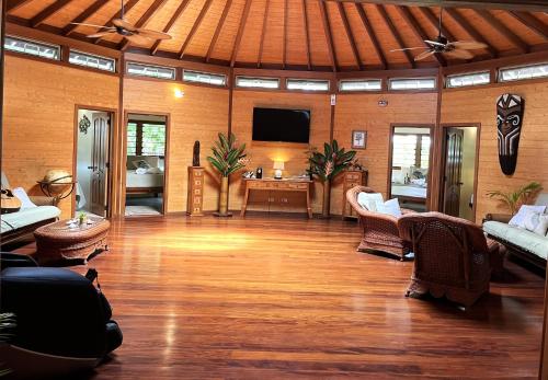 Exclusive Sunrise Resort in Luganville Exclusive Sunrise Resort in Luganville