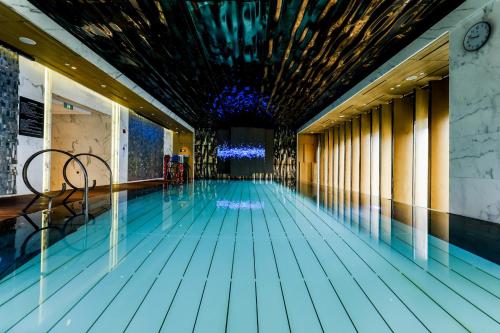 Swimming pool, The St. Regis on the Bund, Shanghai near Shanghai Temple Of the Town God (Chenghung Miao) Swimming pool, The St. Regis on the Bund, Shanghai near Shanghai Temple Of the Town God (Chenghung Miao)