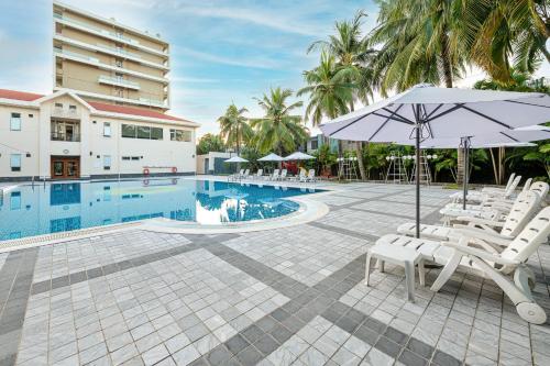 Swimming pool, Sunflower International Village in Haiphong Swimming pool, Sunflower International Village in Haiphong