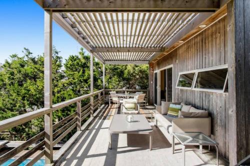 Luxury 3-bedroom Pines house with 360-degree views in Fire Island (NY) Luxury 3-bedroom Pines house with 360-degree views in Fire Island (NY)