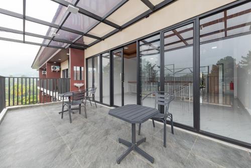 Faciliteiten, Urbanview Hotel Inkoppabri Cisarua Puncak in Cisarua Faciliteiten, Urbanview Hotel Inkoppabri Cisarua Puncak in Cisarua