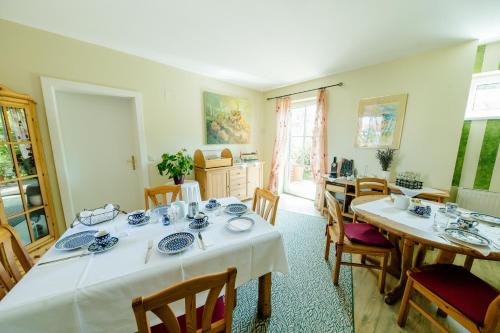 อาหารและเครื่องดื่ม, Herberts Stubn in เฟลด์เคียร์เชน ไบ กราซ อาหารและเครื่องดื่ม, Herberts Stubn in เฟลด์เคียร์เชน ไบ กราซ