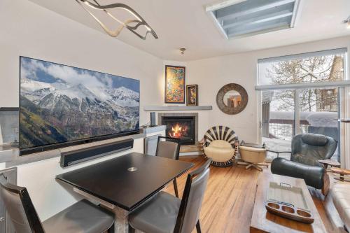Remodeled Luxury Condo - Skii in Skii out in Telluride (CO) Remodeled Luxury Condo - Skii in Skii out in Telluride (CO)