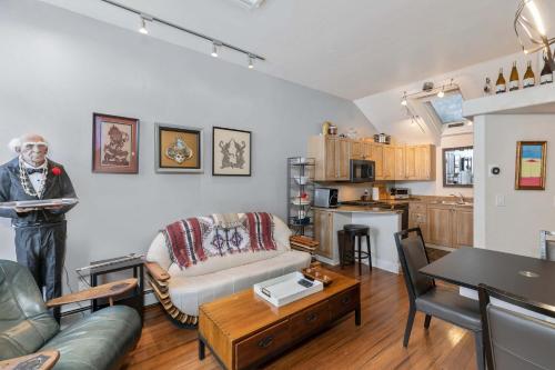 Remodeled Luxury Condo - Skii in Skii out in Telluride (CO) Remodeled Luxury Condo - Skii in Skii out in Telluride (CO)