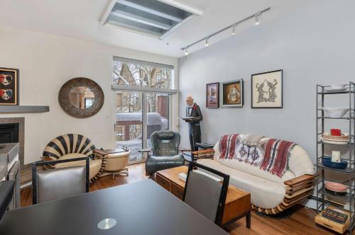 Remodeled Luxury Condo - Skii in Skii out in Telluride (CO) Remodeled Luxury Condo - Skii in Skii out in Telluride (CO)