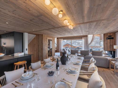 Chalet neuf avec piscine chauffee, espace detente, sauna, bain nordique et salle de cinema - FR-1-57 in Saint-Marcel Chalet neuf avec piscine chauffee, espace detente, sauna, bain nordique et salle de cinema - FR-1-57 in Saint-Marcel