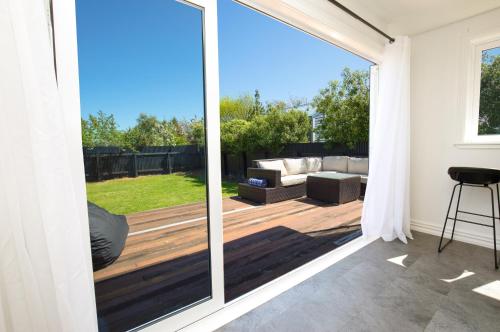 Kert, Cottage on Strasbourge in Martinbourough Kert, Cottage on Strasbourge in Martinbourough