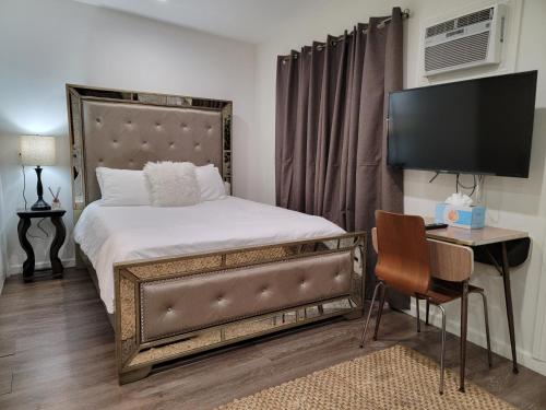 Guest suite near La Cienega Park Beverly Hills