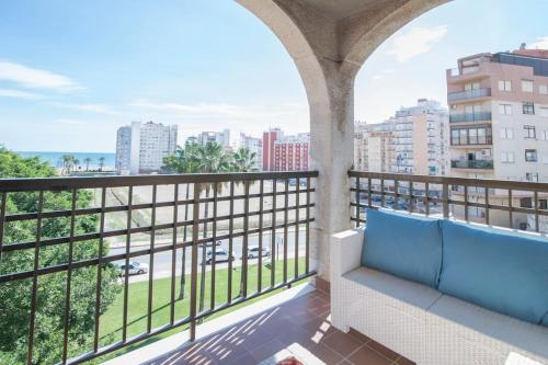 Espectacular piso con piscina, a 100 M de la playa