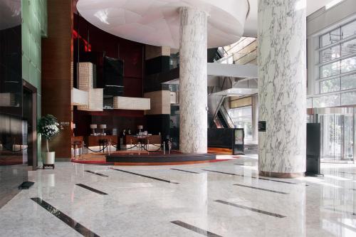 Lobby, InterContinental Nanjing By IHG in Nanjing Lobby, InterContinental Nanjing By IHG in Nanjing