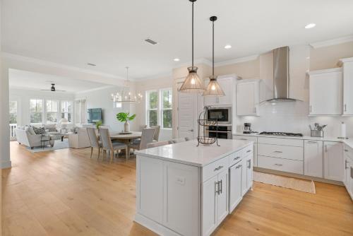 382 Grande Pointe Circle in Inlet Beach (FL) 382 Grande Pointe Circle in Inlet Beach (FL)