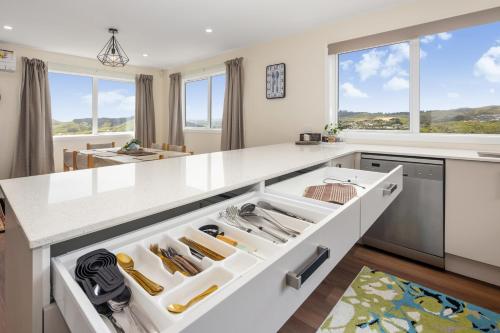 ห้องครัว, Stunning view, privacy, close to ferry & brand-new in นอร์ท เวลลิงตัน ห้องครัว, Stunning view, privacy, close to ferry & brand-new in นอร์ท เวลลิงตัน