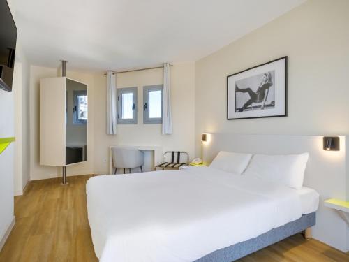 B&B HOTEL Antibes Juan-les-Pins in Le Fournel B&B HOTEL Antibes Juan-les-Pins in Le Fournel