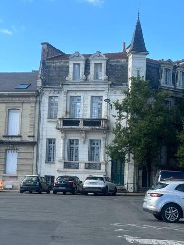 Chez Paulette au Petit Palais in Perigueux Town Center Chez Paulette au Petit Palais in Perigueux Town Center
