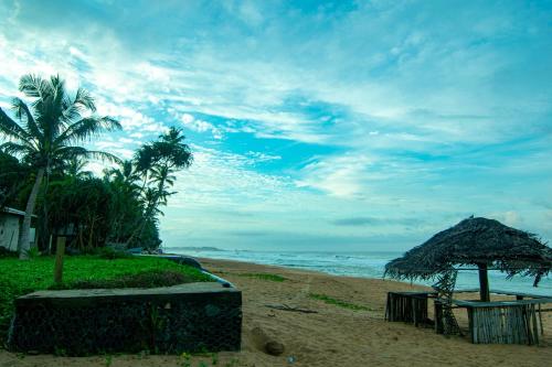Hikkaduwa backyard beach homestay in Hikkaduwa Hikkaduwa backyard beach homestay in Hikkaduwa