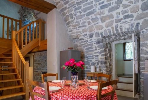 Le moulin a la caze in Mostuejouls Le moulin a la caze in Mostuejouls