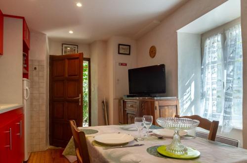 La maisonnette a la caze in Mostuejouls La maisonnette a la caze in Mostuejouls