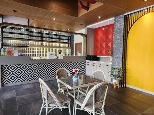 ペンパークプレイス20