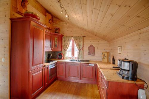 Kitchen, Modern retreat by Beitostølen ski stadium in Beitostolen Kitchen, Modern retreat by Beitostølen ski stadium in Beitostolen