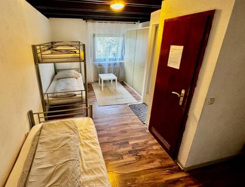Hostel10 - Top Unterkunft in Hockenheim in Hockenheim Hostel10 - Top Unterkunft in Hockenheim in Hockenheim