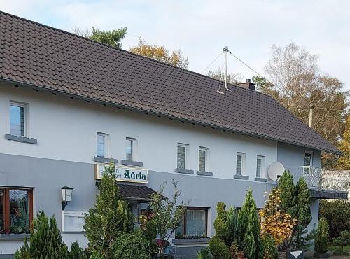 A szálláshely kívülről, Hotel Garni "Adria" in Windhagen A szálláshely kívülről, Hotel Garni "Adria" in Windhagen