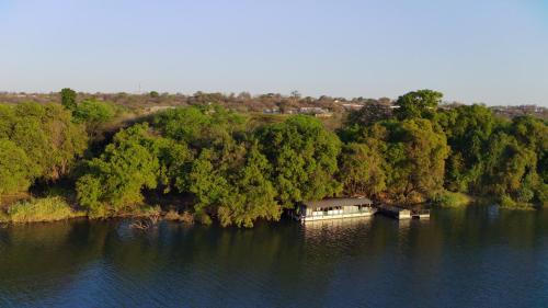 Facilities, Chobe House Villa and Chalets in Kasane Facilities, Chobe House Villa and Chalets in Kasane