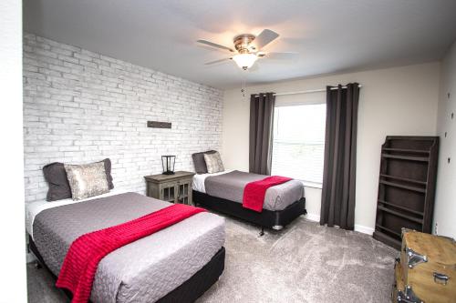 Pool & Play Family Townhome Near Disney